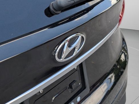 Used 2020 Hyundai Santa Fe SE image 22