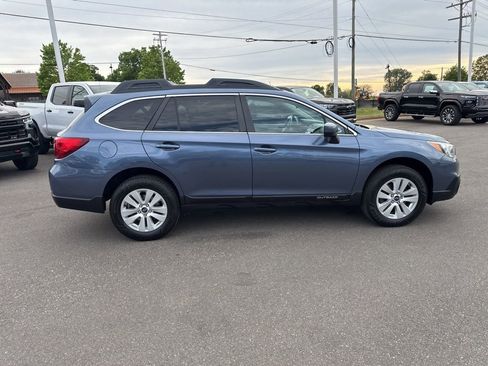 Used 2016 Subaru Outback 2.5i Premium AWD/4WD image 6