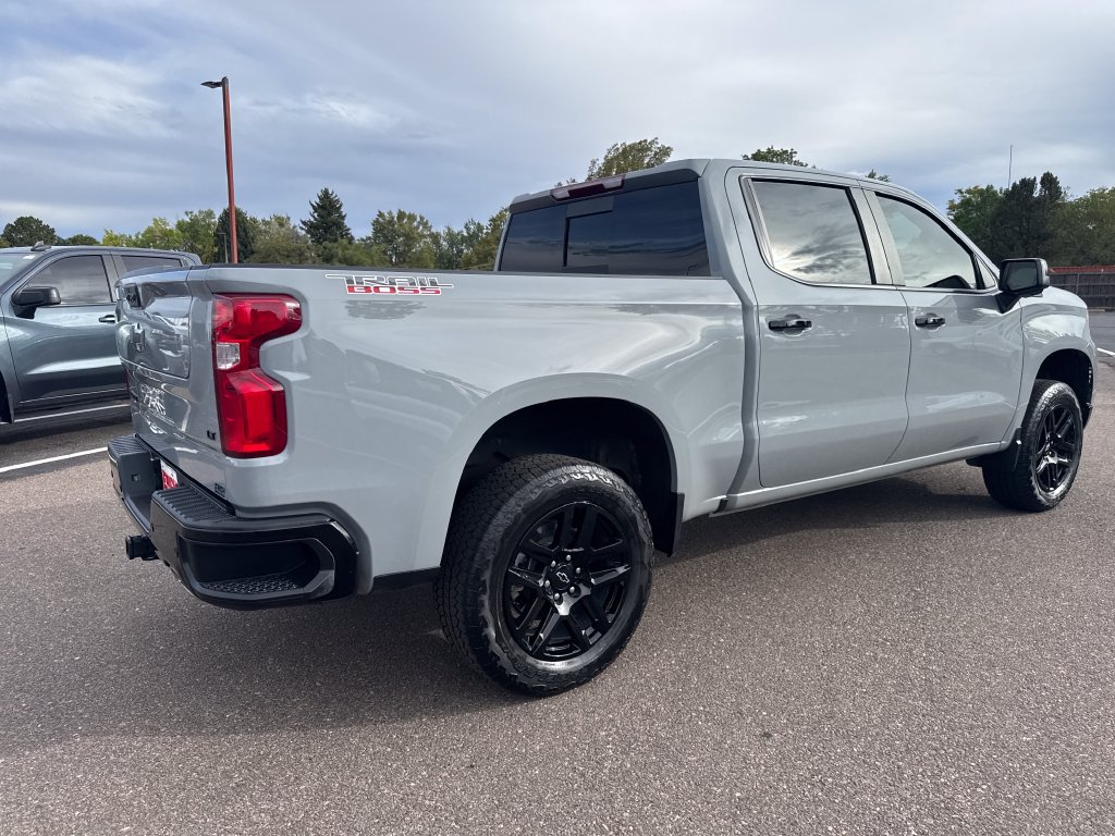Used 2024 Chevrolet Silverado 1500 LT Trail Boss w/ LT Trail Boss Premium Package AWD/4WD image 5