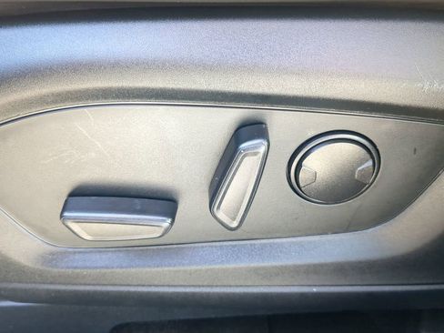 Certified 2023 Ford Explorer XLT w/ Equipment Group 202A RWD image 29