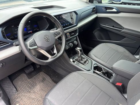 Used 2023 Volkswagen Taos SE FWD image 10