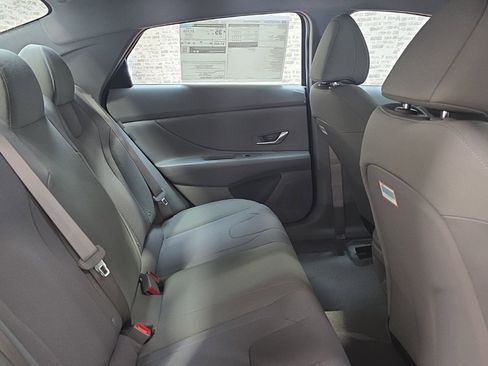 New 2026 Hyundai Elantra SE image 11
