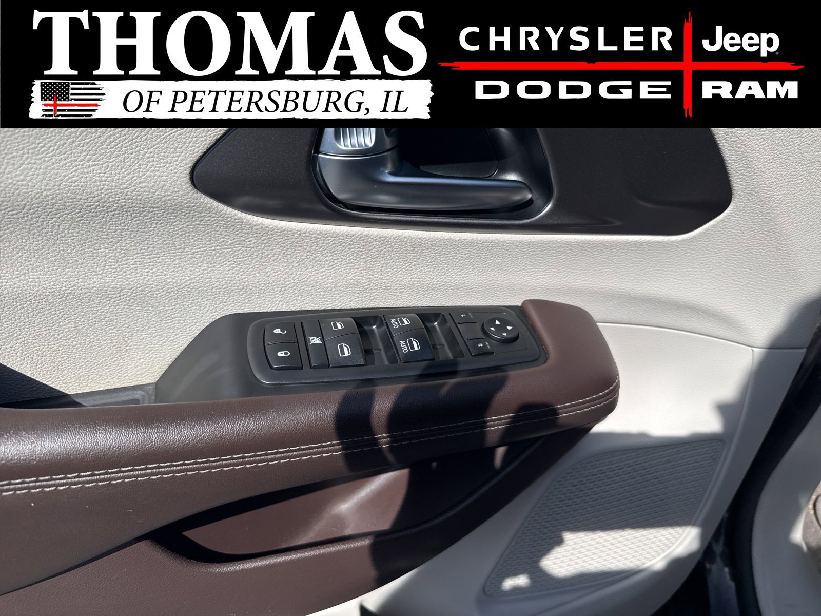 Used 2019 Chrysler Pacifica Touring Plus w/ Tire & Wheel Group FWD image 19