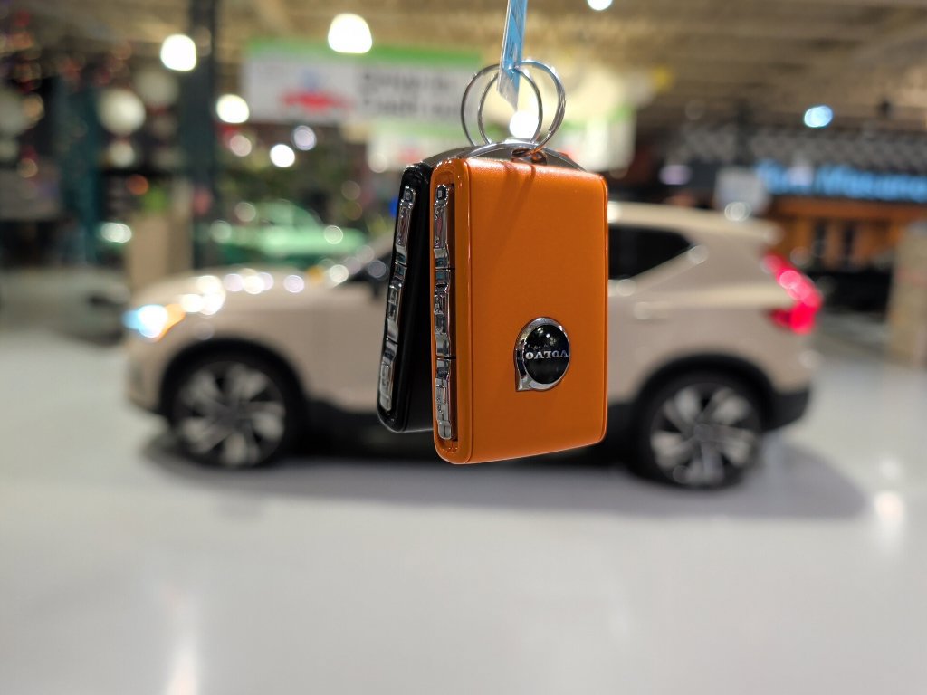 Used 2025 Volvo XC40 B5 Ultra w/ Climate Package AWD/4WD image 4