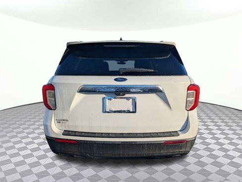 Used 2022 Ford Explorer XLT image 4