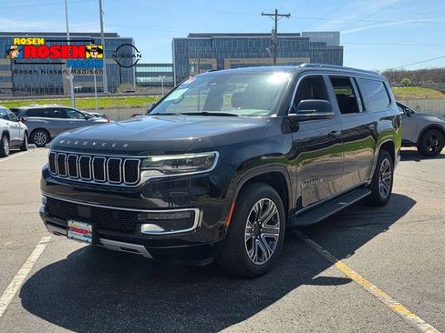 Used 2024 Jeep Wagoneer L Series II w/ Flexible Seating Group AWD/4WD image 6