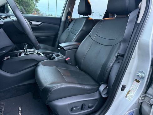 Used 2016 Nissan Rogue SL w/ SL Premium Package image 13