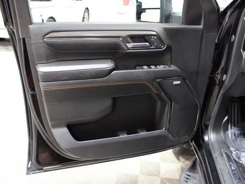 Used 2024 GMC Sierra 2500 AT4 w/ Technology Package image 9