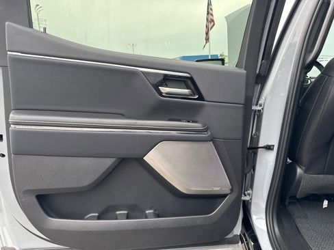 Used 2025 GMC Sierra EV Denali AWD/4WD image 27