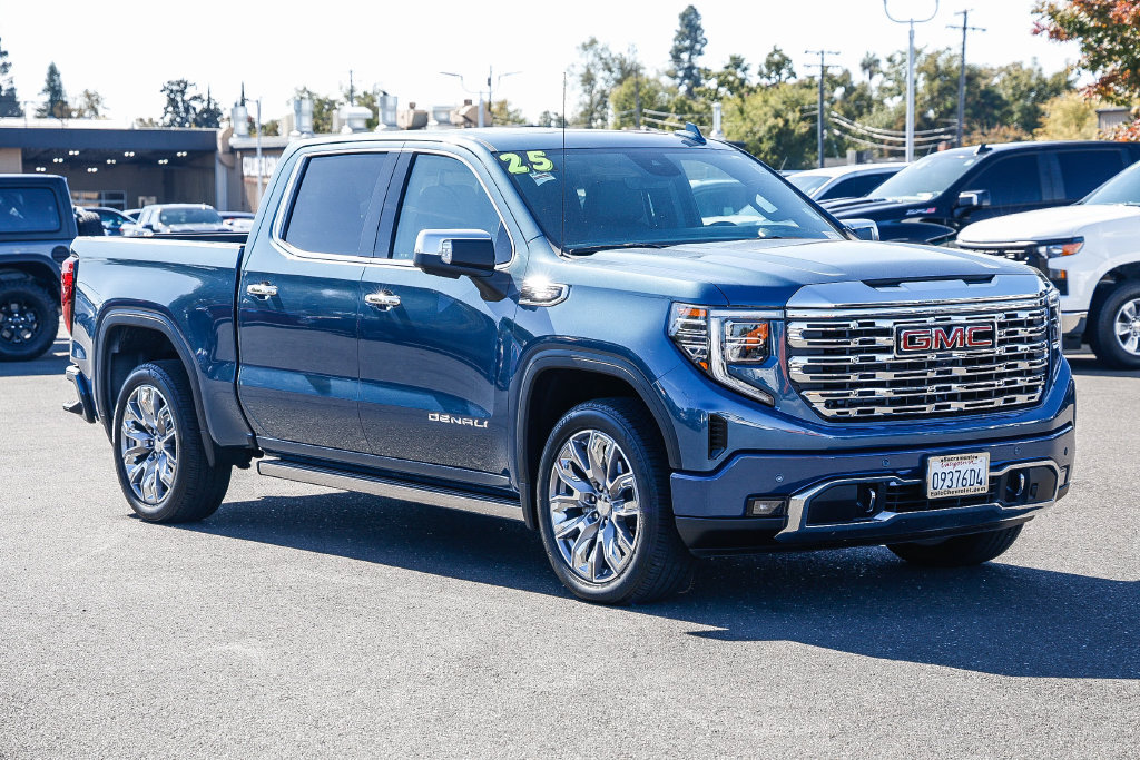 Certified 2025 GMC Sierra 1500 Denali w/ Denali Reserve Package AWD/4WD image 5