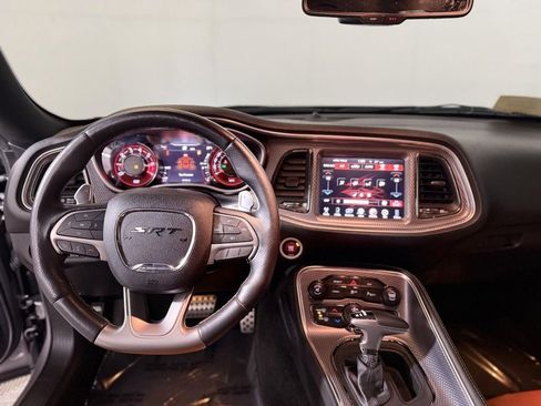Used 2015 Dodge Challenger SRT Hellcat image 12