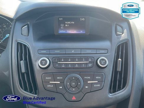 Used 2018 Ford Focus SE FWD image 12