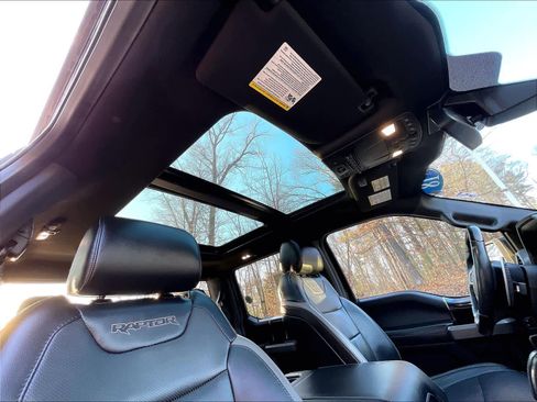 Used 2018 Ford F150 Raptor w/ Equipment Group 802A Luxury image 22