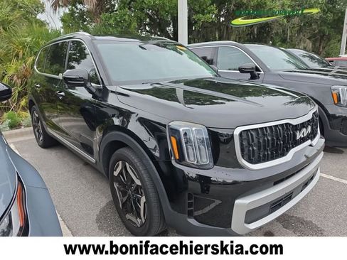 Certified 2024 Kia Telluride EX w/ EX Captain's Chair Package AWD/4WD image 1