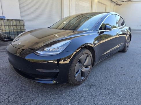 Used 2020 Tesla Model 3 Standard Range Plus image 3