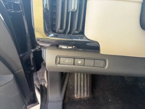 Used 2024 Nissan Pathfinder SV AWD/4WD image 19
