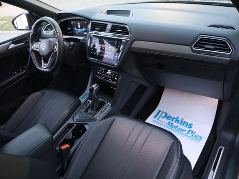 Used 2023 Volkswagen Tiguan SE R-Line image 31