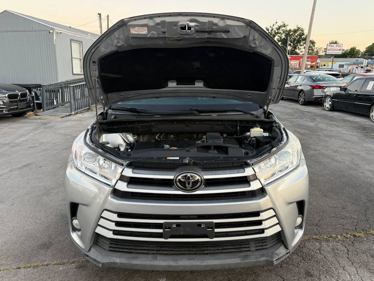 Used 2017 Toyota Highlander XLE AWD/4WD image 47
