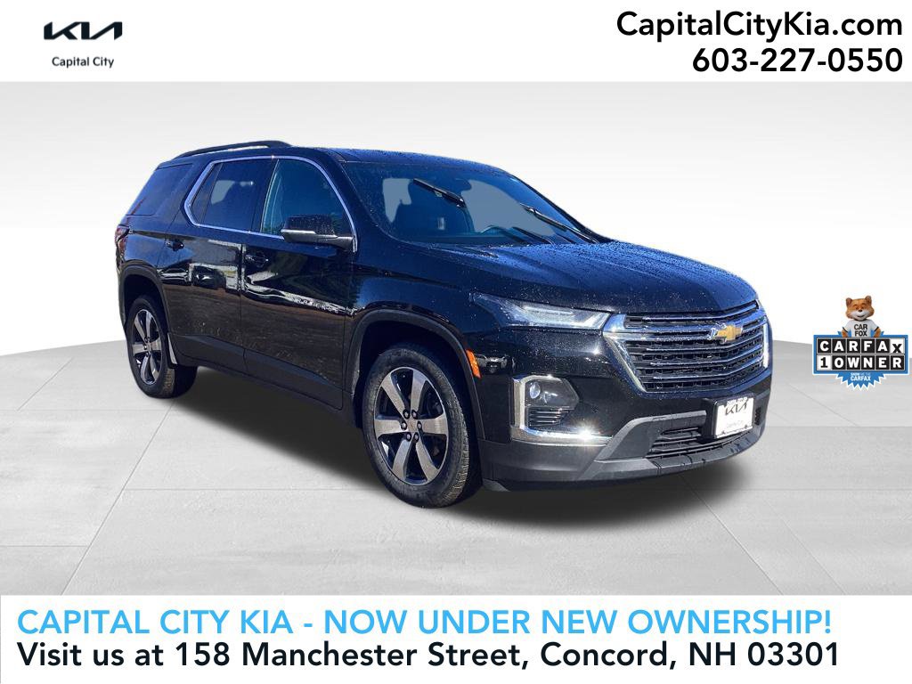 Used 2023 Chevrolet Traverse LT w/ LT Premium Package AWD/4WD image 1