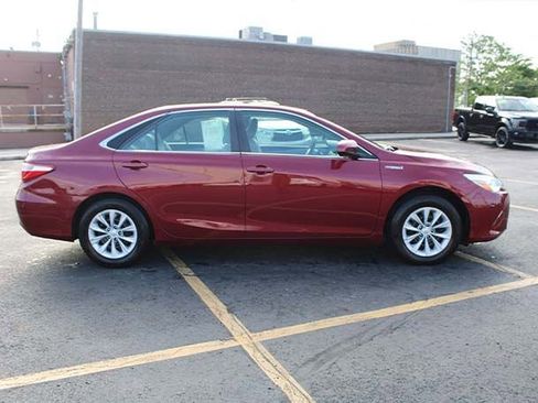 Used 2017 Toyota Camry LE FWD image 6