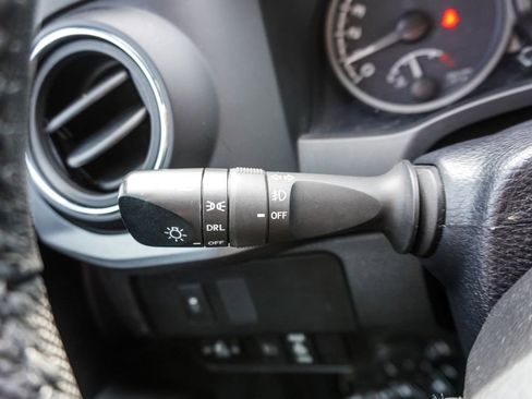 Used 2020 Toyota Tacoma TRD Sport image 18