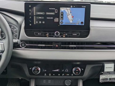 New 2026 Mitsubishi Outlander SE FWD image 18