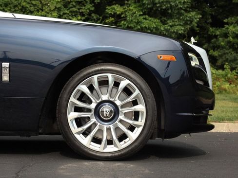 Used 2019 Rolls-Royce Dawn image 41