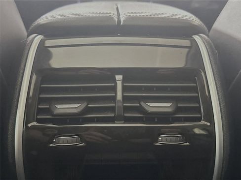 Used 2023 BMW X7 xDrive40i image 39