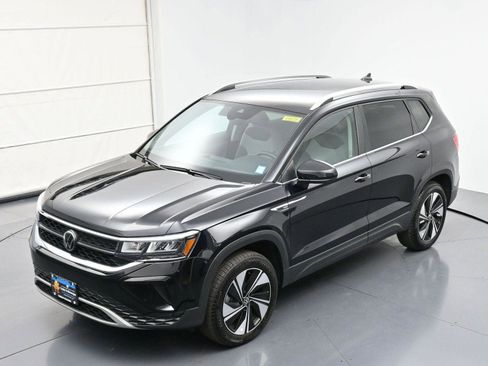 Used 2024 Volkswagen Taos SE image 37