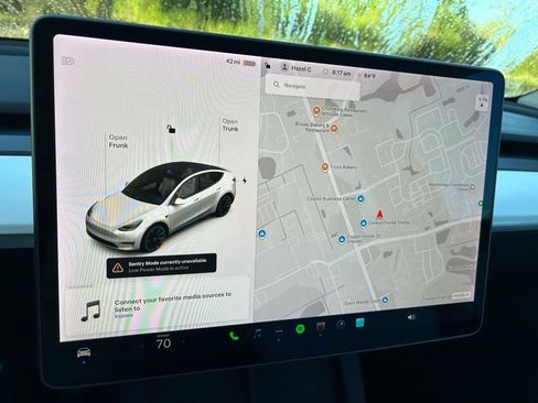 Used 2022 Tesla Model Y Long Range image 22