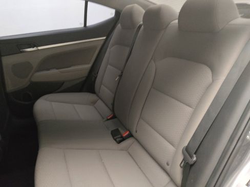Used 2020 Hyundai Elantra SEL image 18