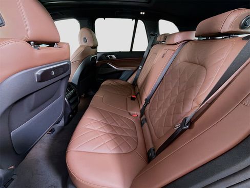 New 2026 BMW X5 xDrive50e w/ Executive Package image 25