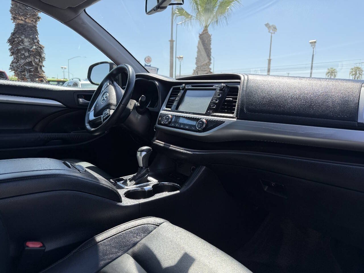 Used 2016 Toyota Highlander XLE AWD/4WD image 17