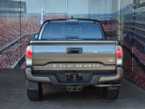 Certified 2020 Toyota Tacoma TRD Off-Road w/ Technology Package AWD/4WD image 6