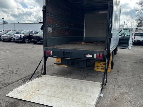 Used 2015 Ford F550 2WD Regular Cab Super Duty image 17