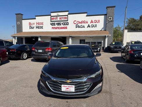 Used 2020 Chevrolet Malibu LT image 2