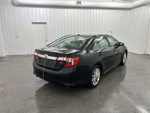 Used 2013 Toyota Camry XLE FWD image 31