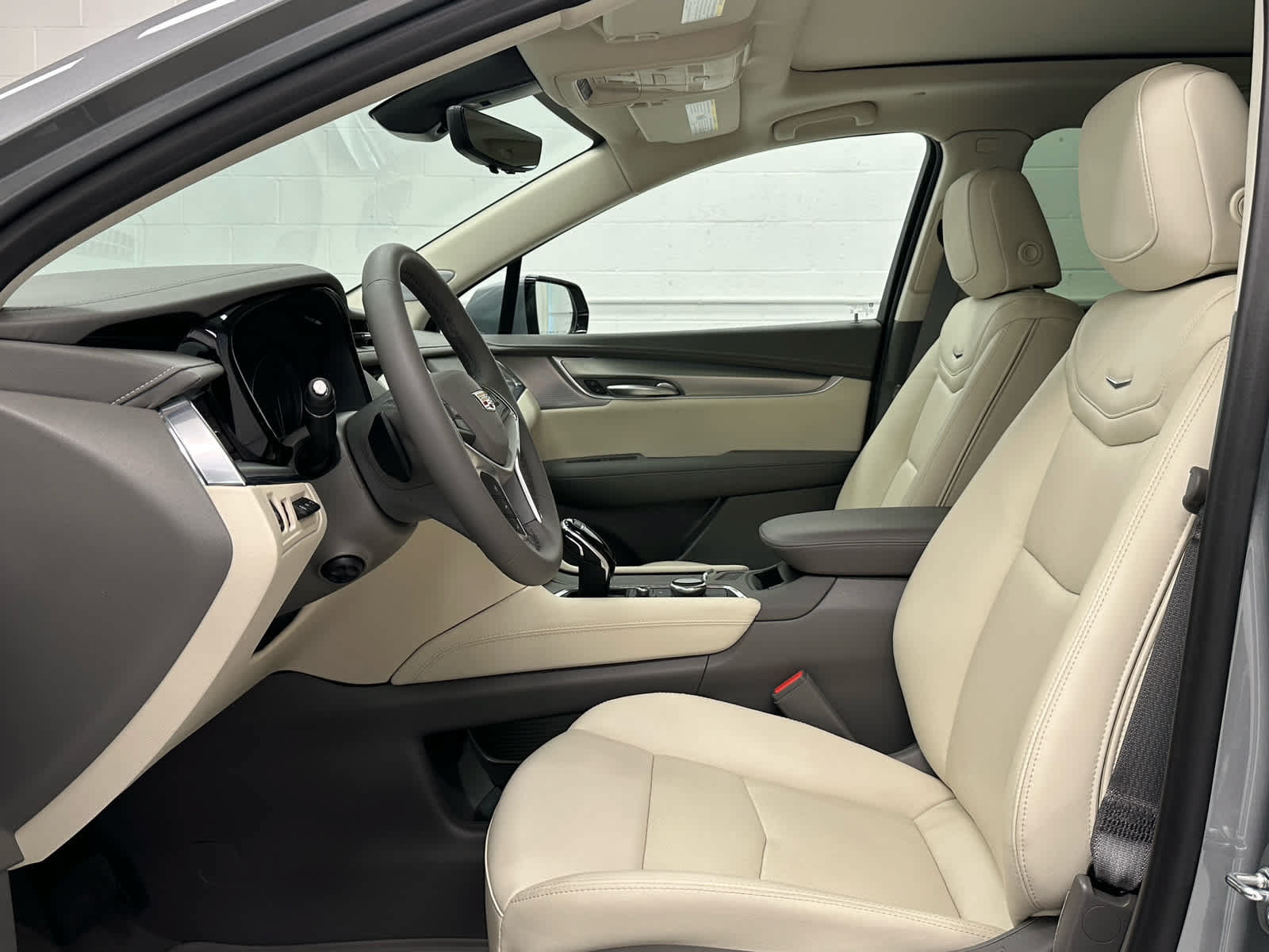 Used 2026 Cadillac XT5 Premium Luxury w/ Driver Assist Package AWD/4WD image 11