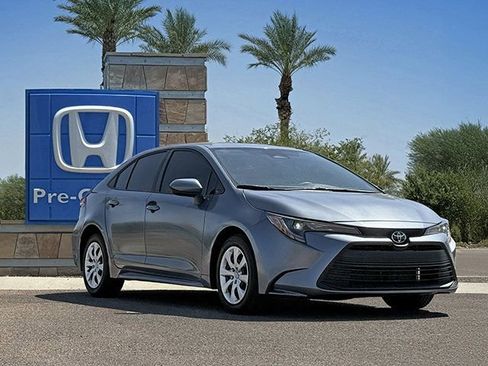 Used 2024 Toyota Corolla LE FWD image 3