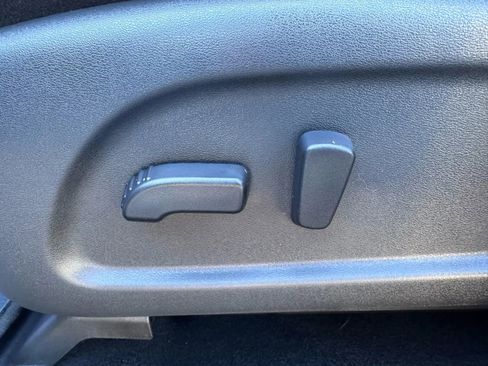 Used 2015 Nissan Pathfinder SV image 30