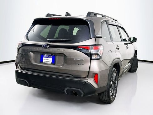 Used 2025 Subaru Forester Limited w/ Popular Package AWD/4WD image 7