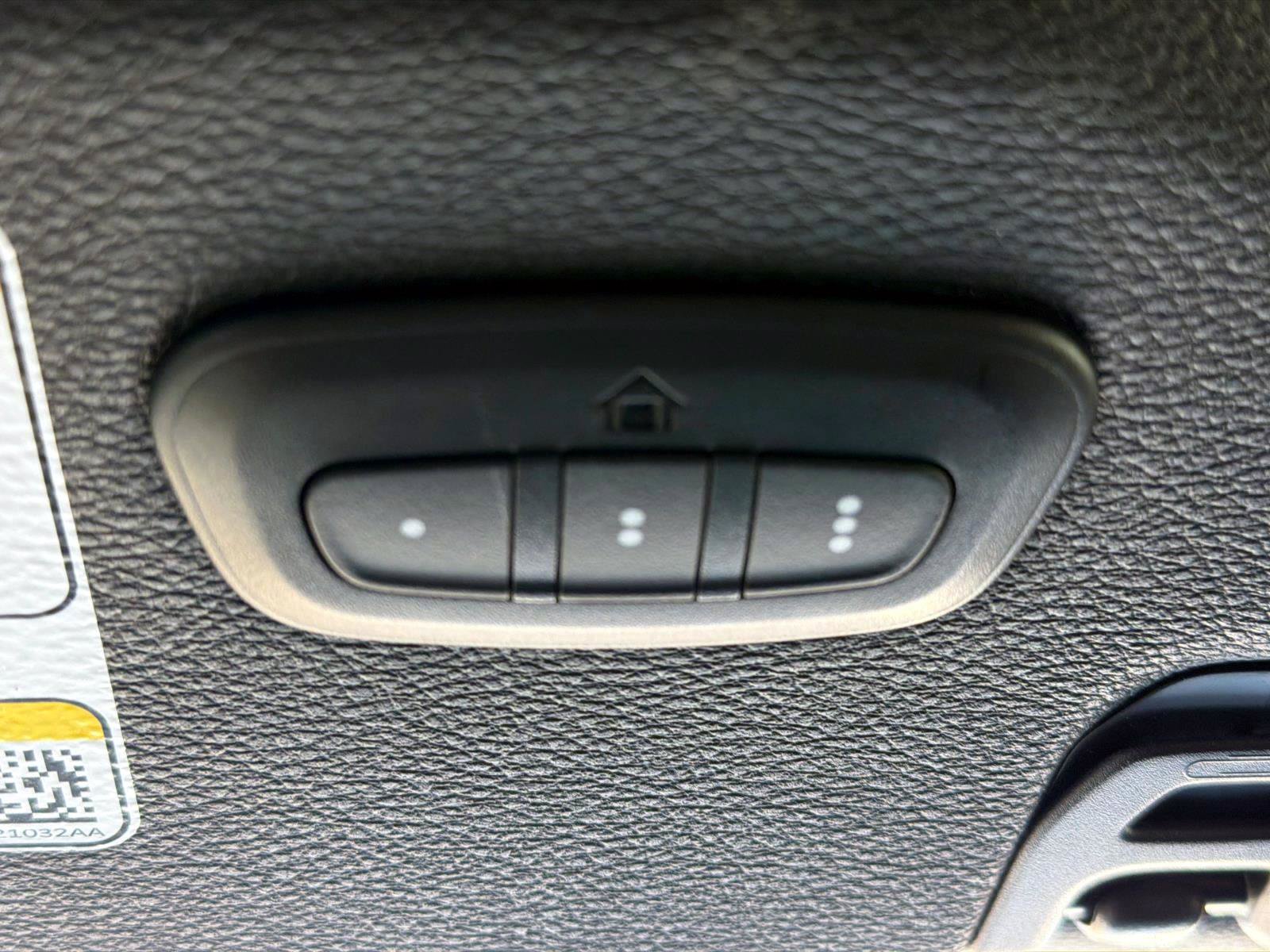 Used 2024 Jeep Wrangler Unlimited AWD/4WD image 21