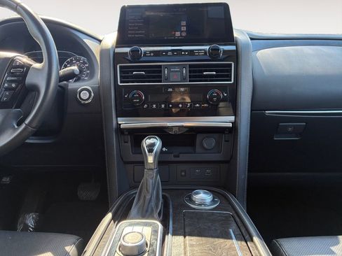 Used 2024 INFINITI QX80 Luxe image 11