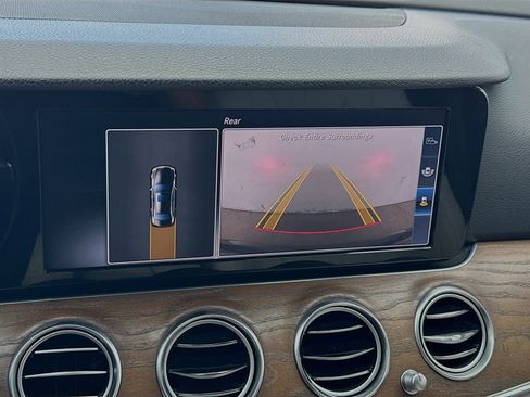 Used 2017 Mercedes-Benz E 300 image 10