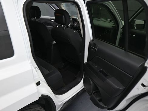 Used 2015 Jeep Patriot Sport w/ Power Value Group image 40