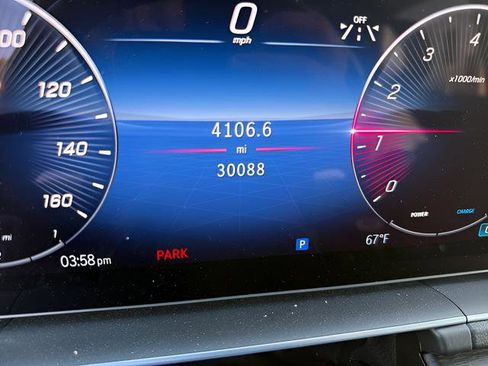 Used 2024 Mercedes-Benz GLE 580 4MATIC image 18