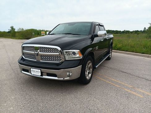 Used 2017 RAM 1500 Laramie w/ Convenience Group AWD/4WD image 5