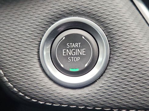 Used 2025 Chevrolet Equinox LT FWD image 17