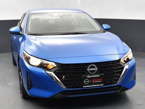 Used 2025 Nissan Sentra SV w/ Trunk Package image 2