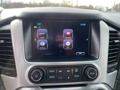 Used 2017 GMC Yukon SLE w/ SLE Value Package image 29